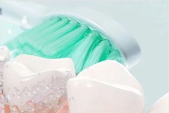 sonisk tannbørste pusser tennene